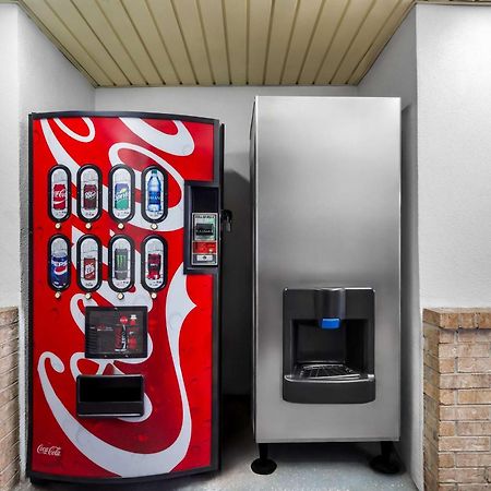 Americas Best Value Inn Houston Heights At I-45 Zewnętrze zdjęcie