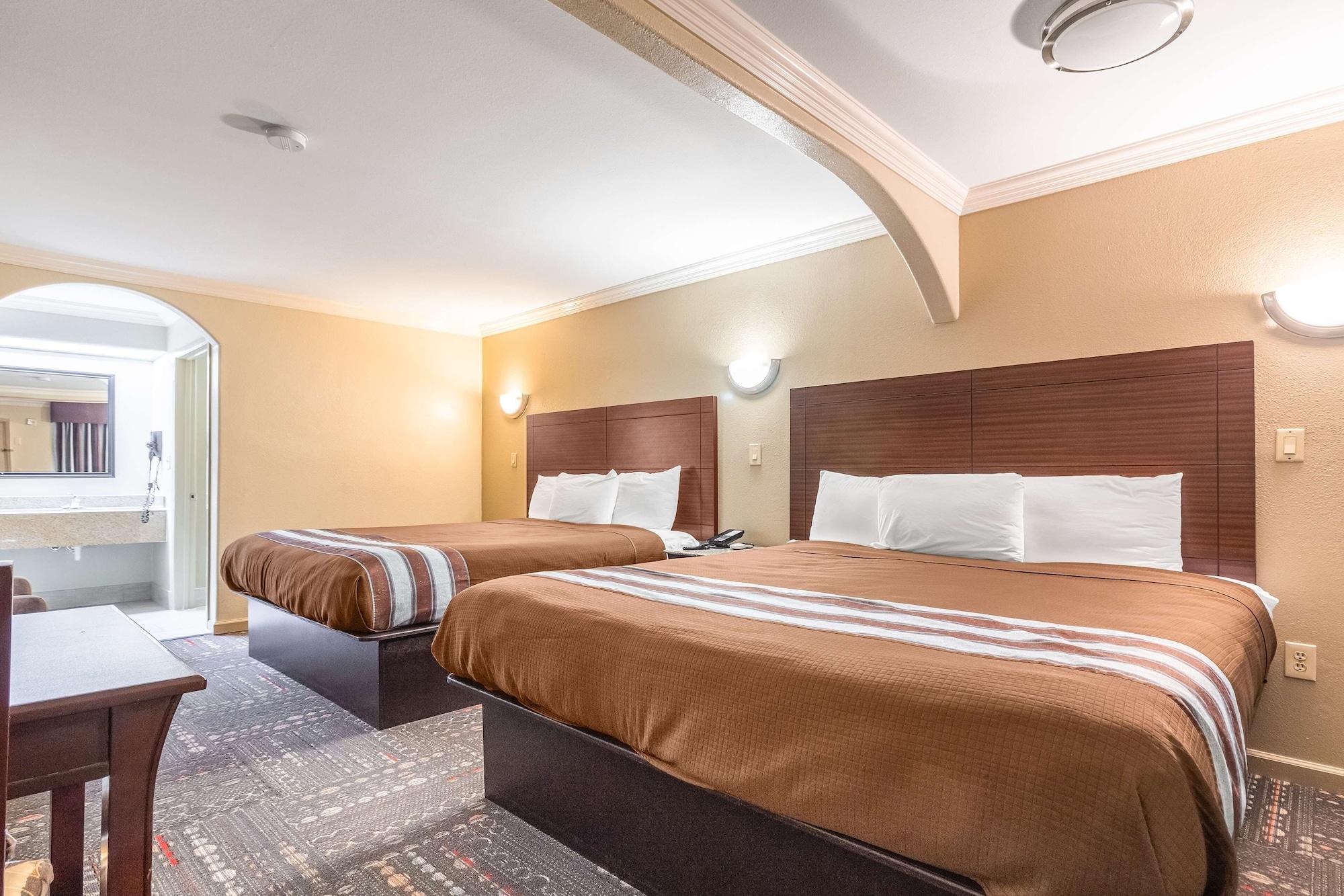 Americas Best Value Inn Houston Heights At I-45 Zewnętrze zdjęcie