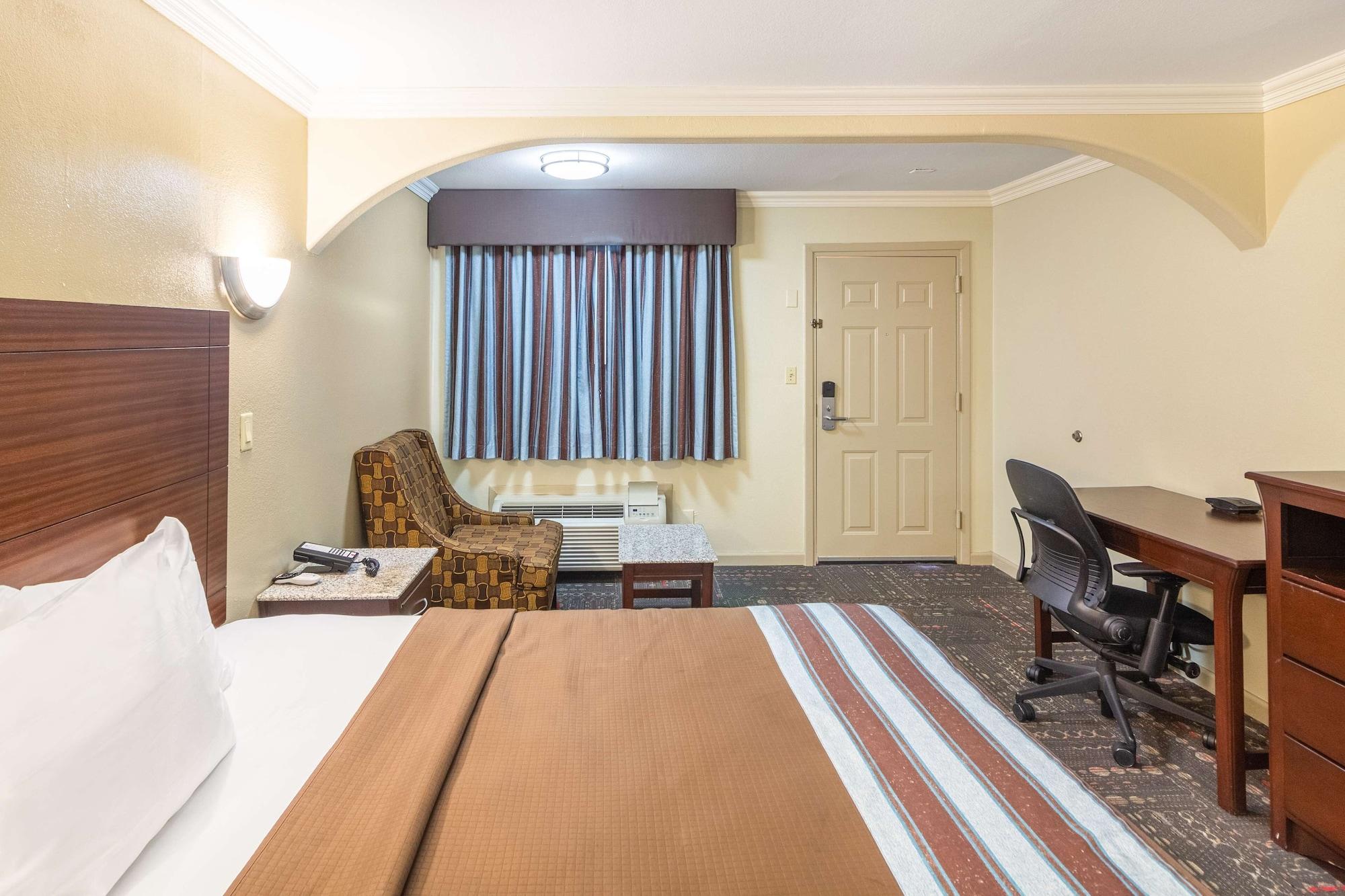 Americas Best Value Inn Houston Heights At I-45 Zewnętrze zdjęcie