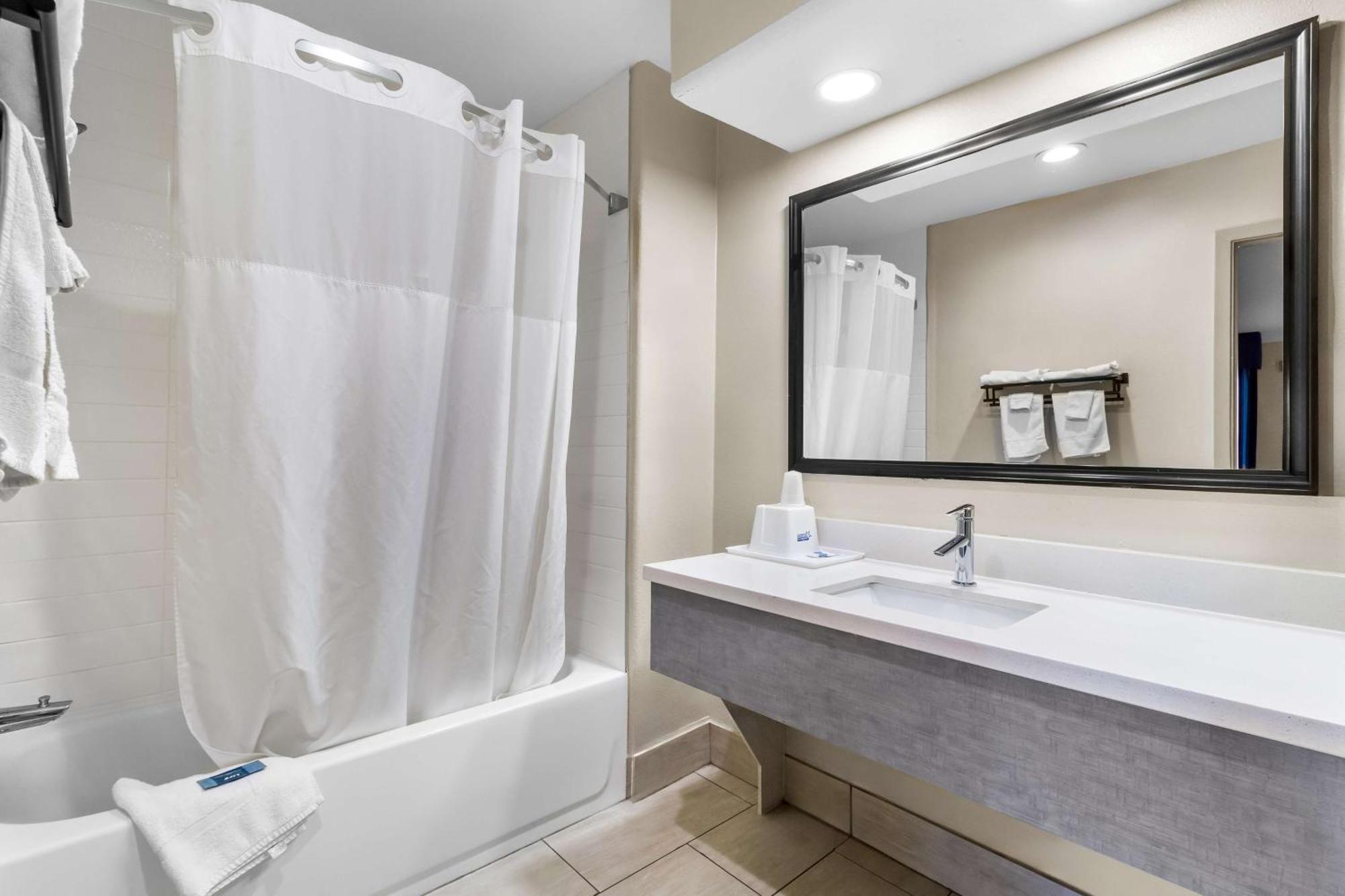 Americas Best Value Inn Houston Heights At I-45 Zewnętrze zdjęcie