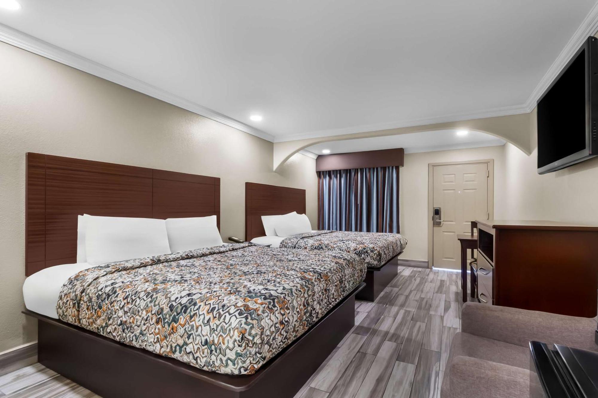 Americas Best Value Inn Houston Heights At I-45 Zewnętrze zdjęcie