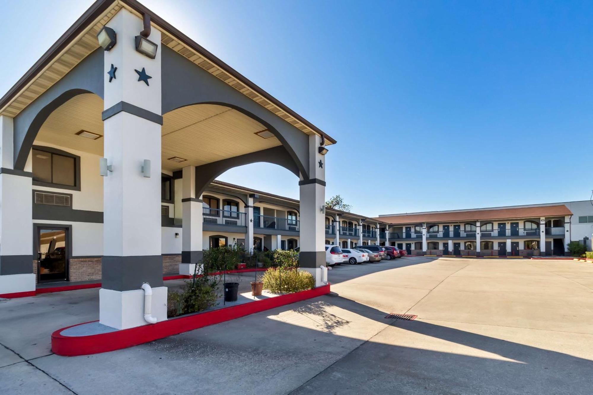 Americas Best Value Inn Houston Heights At I-45 Zewnętrze zdjęcie